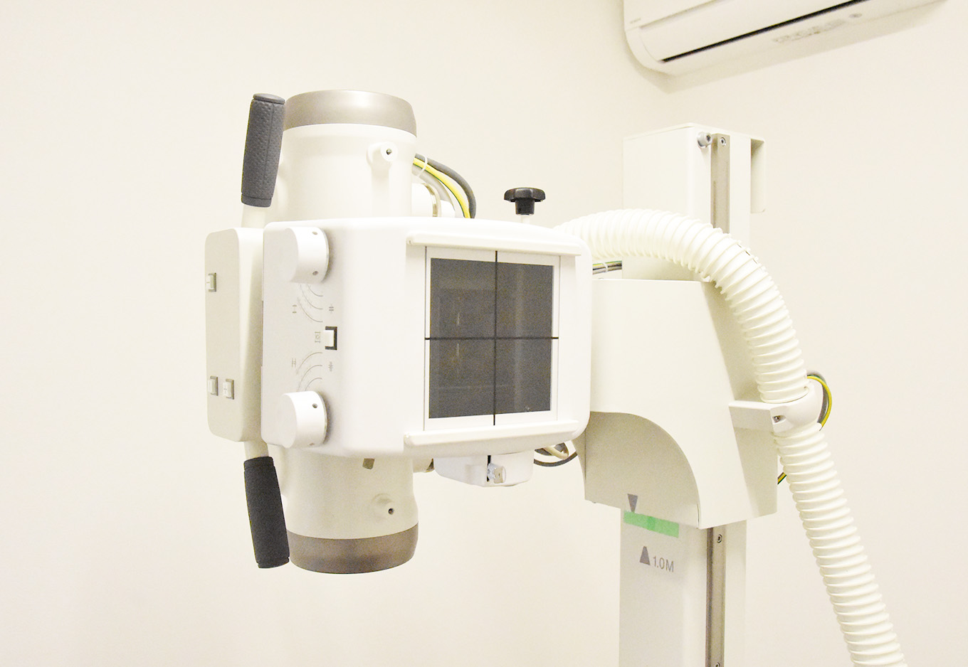 先進のデジタルX線撮影装置を使い、胸部・腹部レントゲンの撮影や消化管の造影検査を行うことができます。